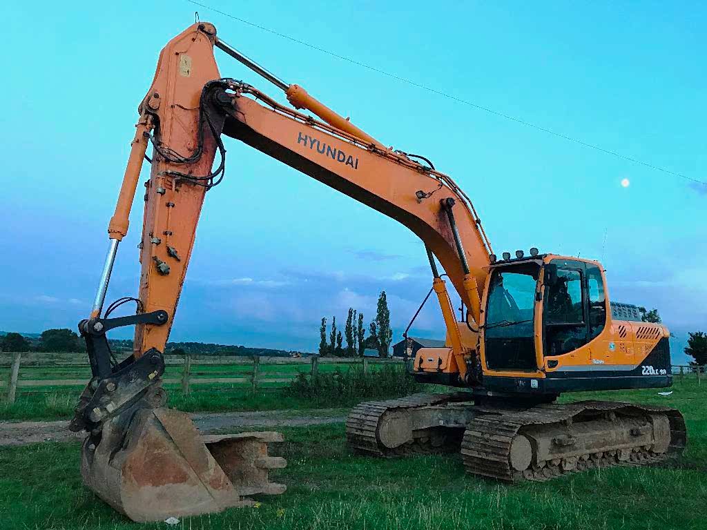 гусенечный экскаватор хундай 220