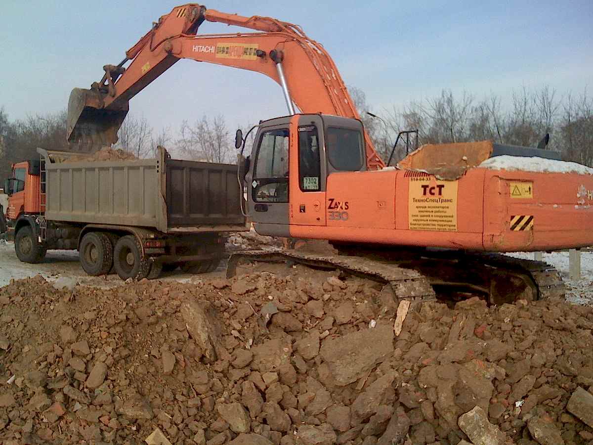 вывоз грунта хитачи
